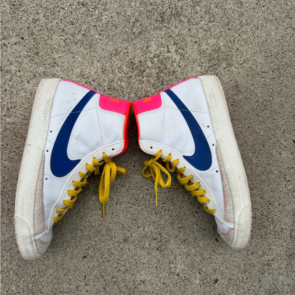 Nike Blazer Mid '77 Womens Shoes Size 10.5 - Picture 3 of 6